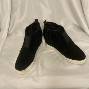 Steve Madden - Faux Suede Wedge Sneaker Shoe - Size 9